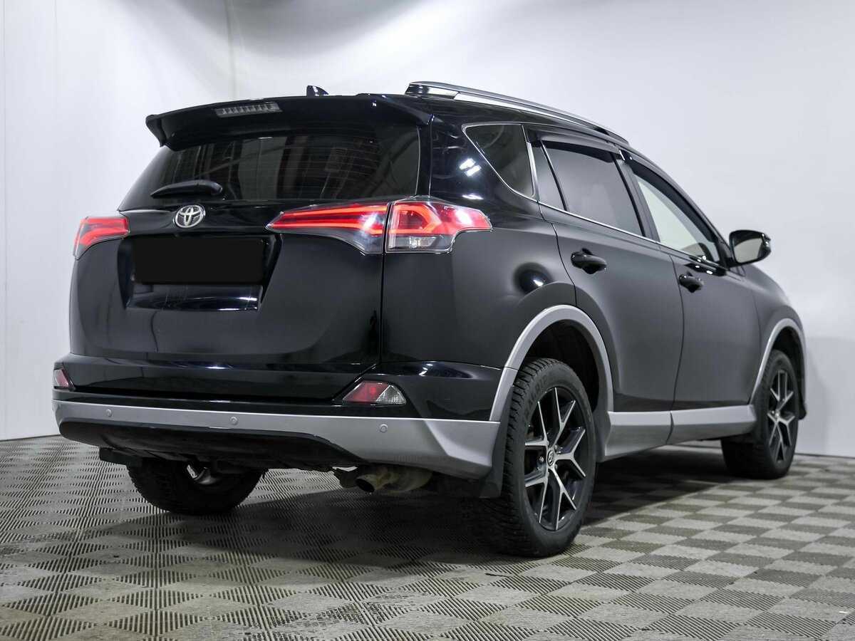 Toyota RAV4 с пробегом — 2017 год. Фото: #3