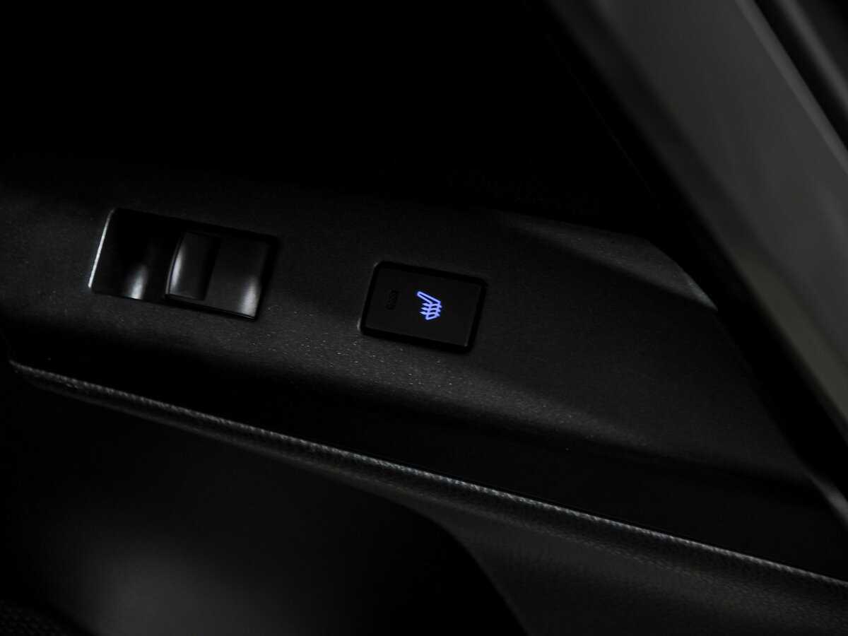 Toyota RAV4 с пробегом — 2017 год. Фото: #19