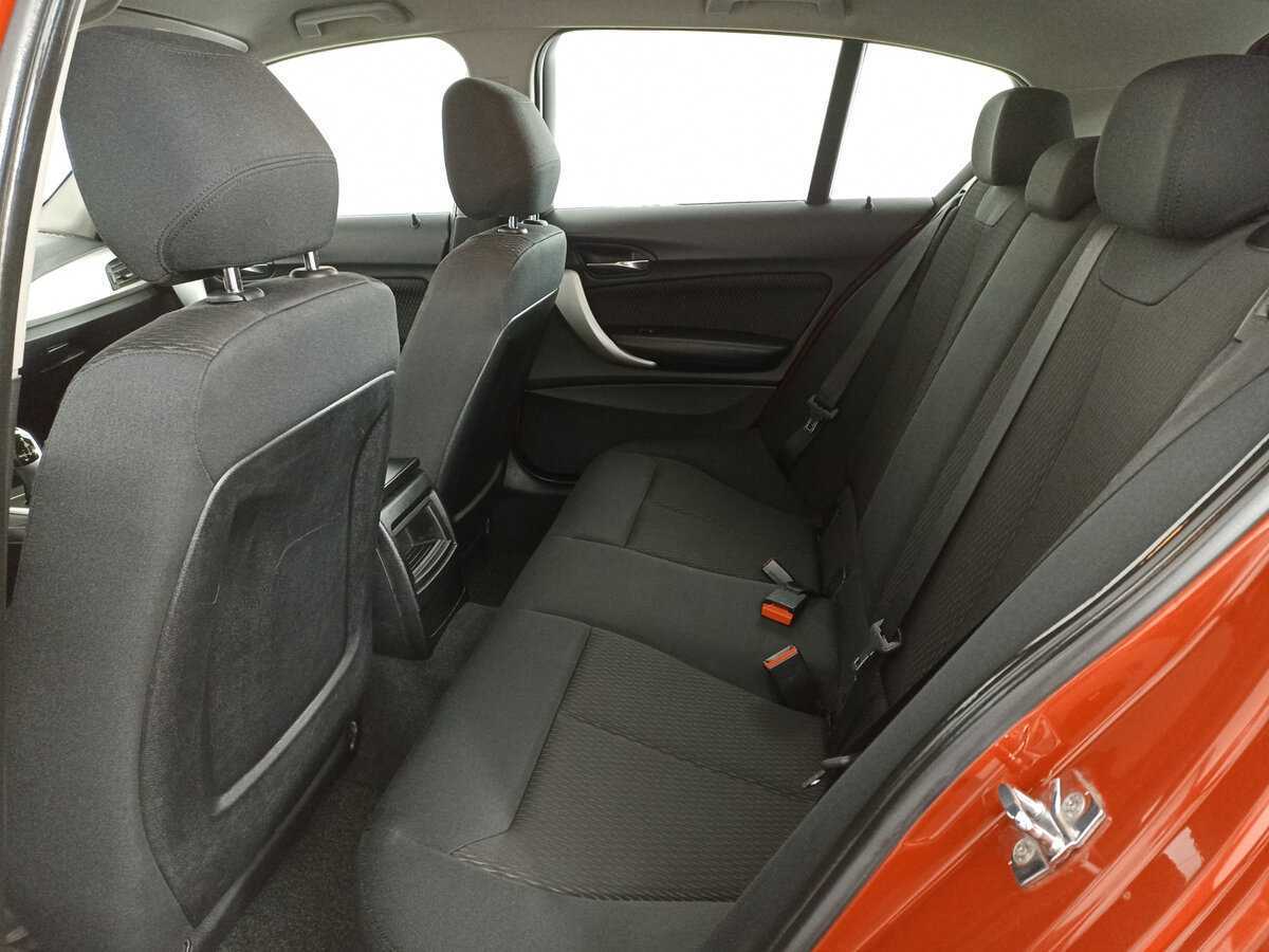 BMW 1 серии с пробегом — 2012 год. Фото: #11