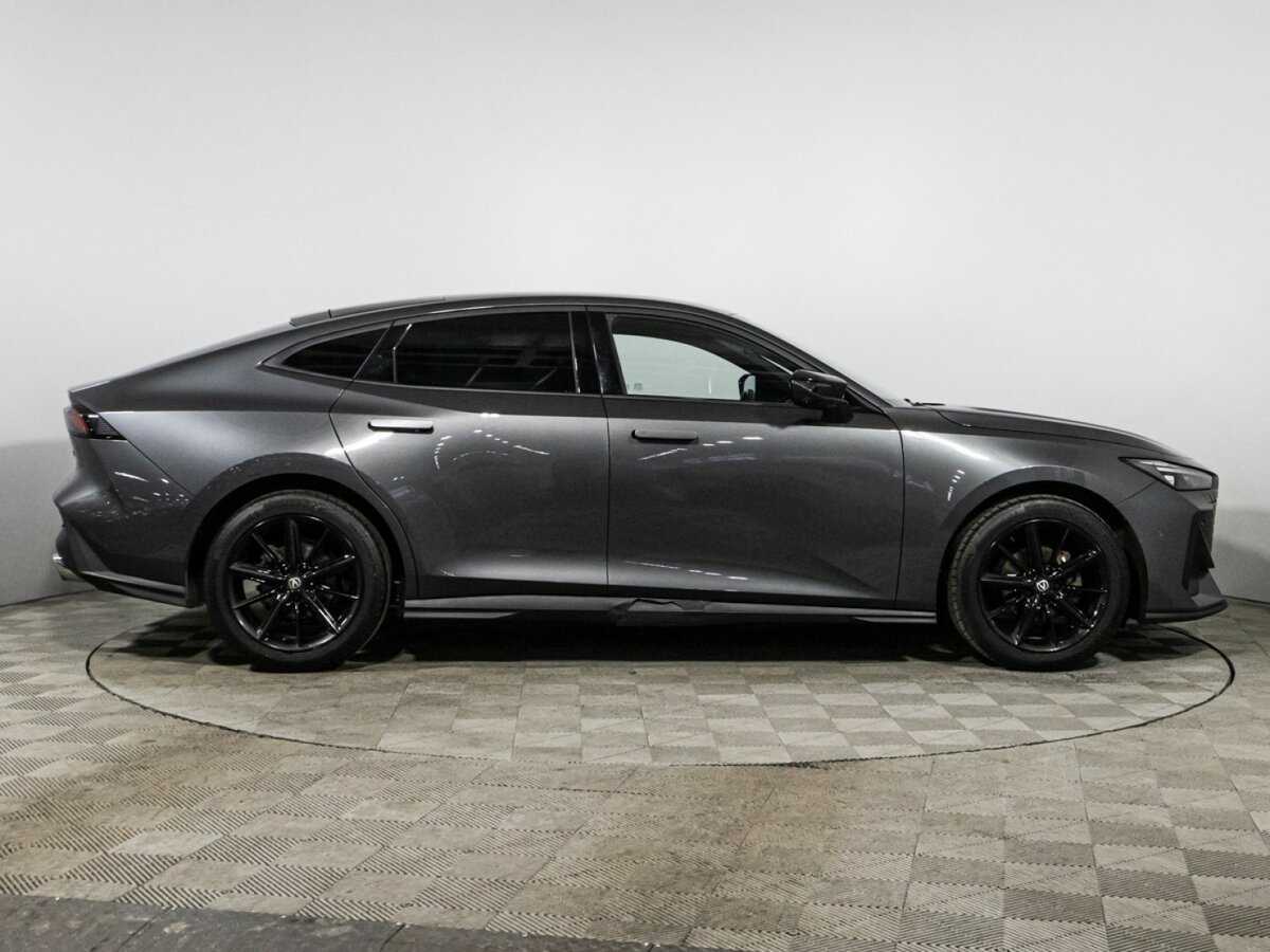 Changan UNI-V с пробегом — 2023 год. Фото: #3