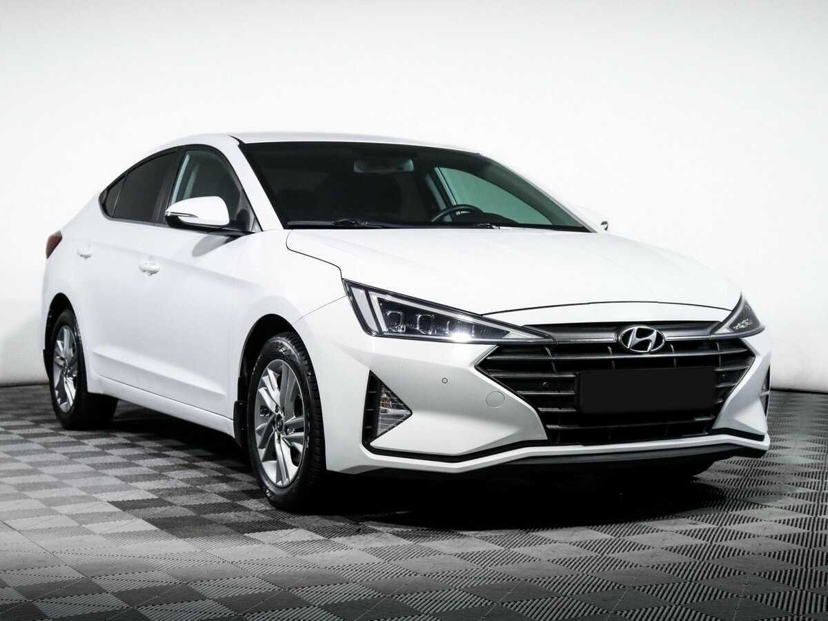 Hyundai Elantra с пробегом — 2020 год. Фото: #2
