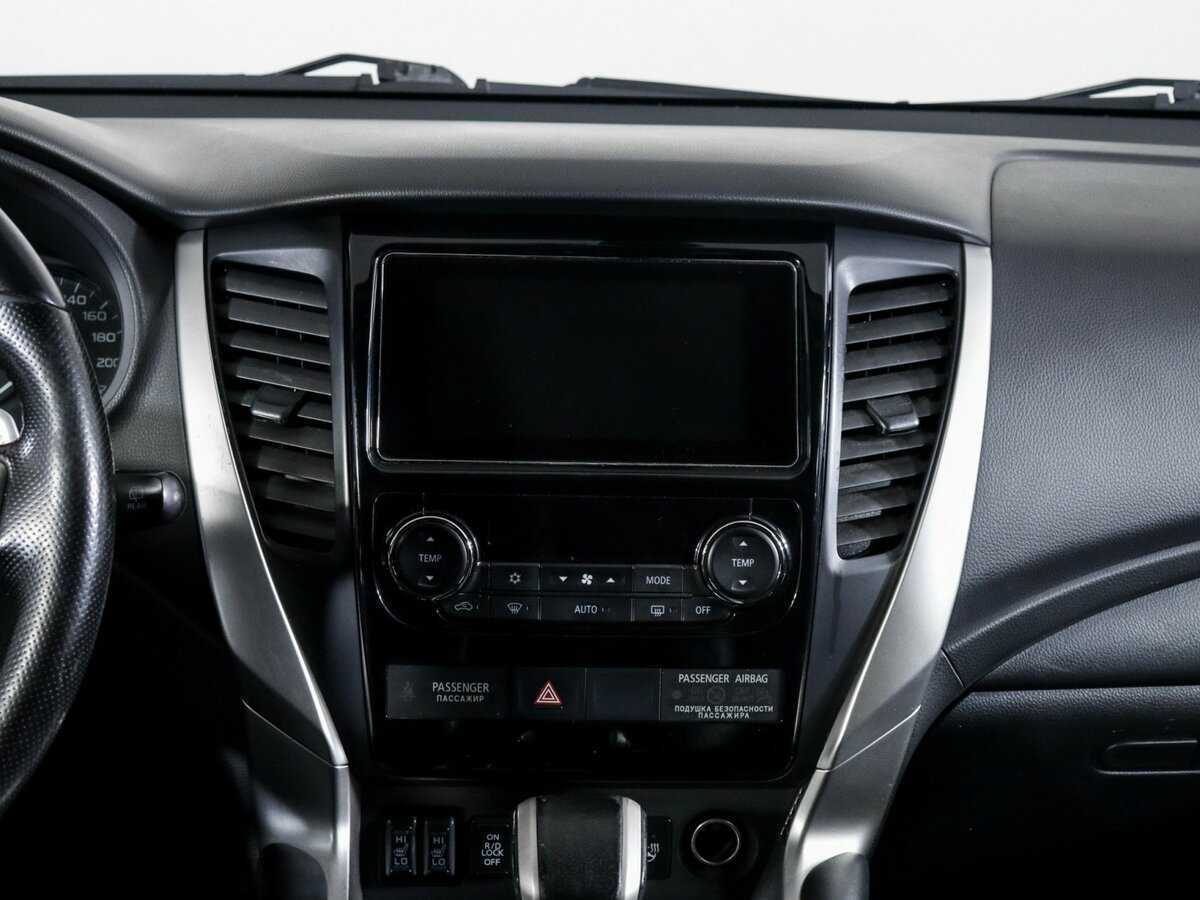 Mitsubishi Pajero Sport с пробегом — 2019 год. Фото: #12