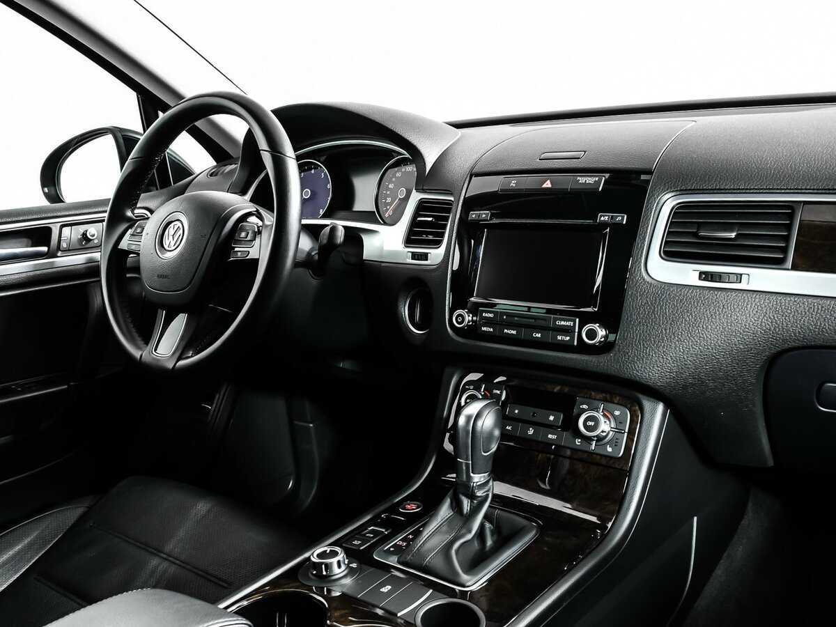 Volkswagen Touareg с пробегом — 2014 год. Фото: #8