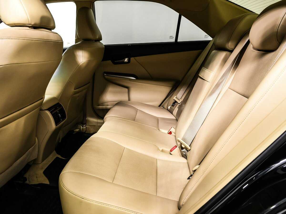 Toyota Camry с пробегом — 2013 год. Фото: #13