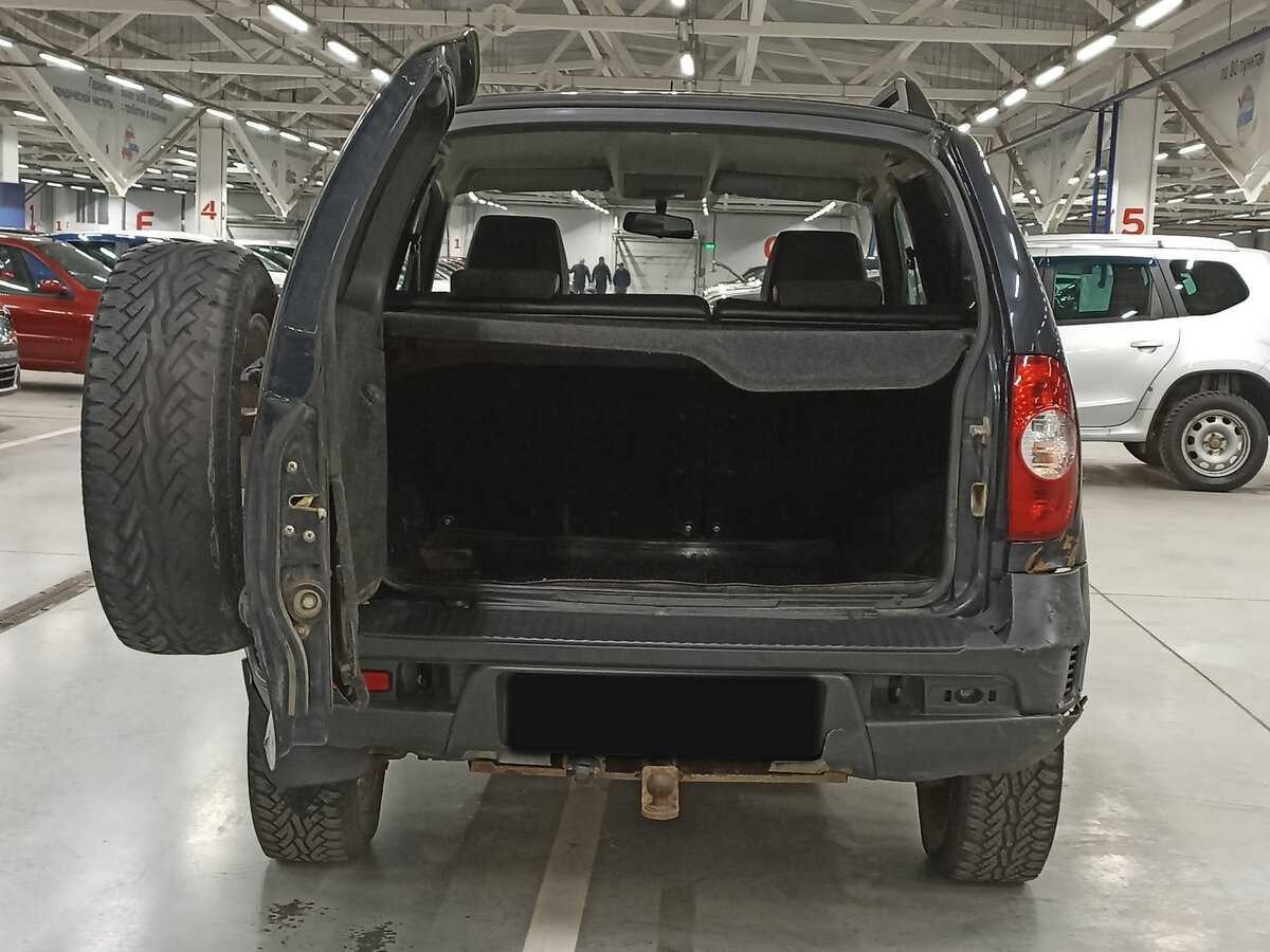 Chevrolet Niva с пробегом — 2015 год. Фото: #9