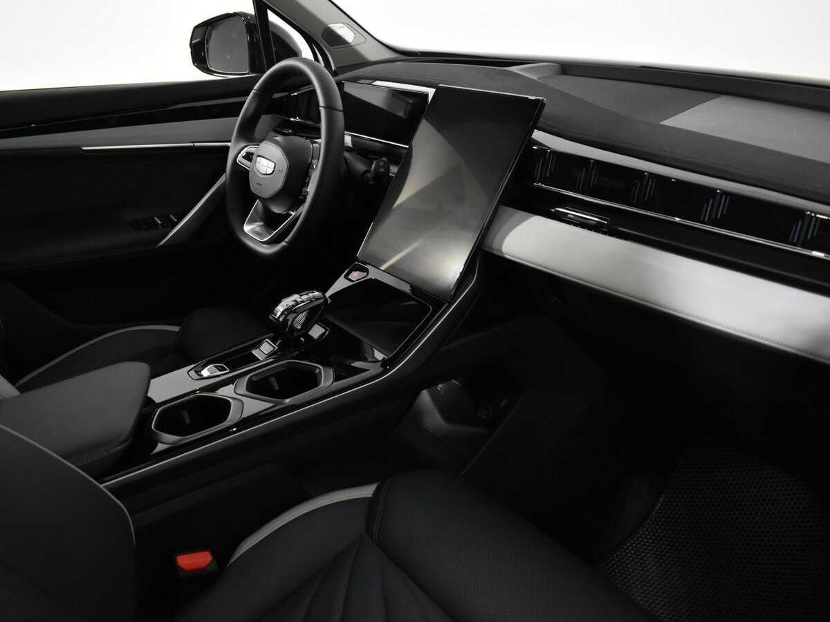 Geely Atlas с пробегом — 2024 год. Фото: #9