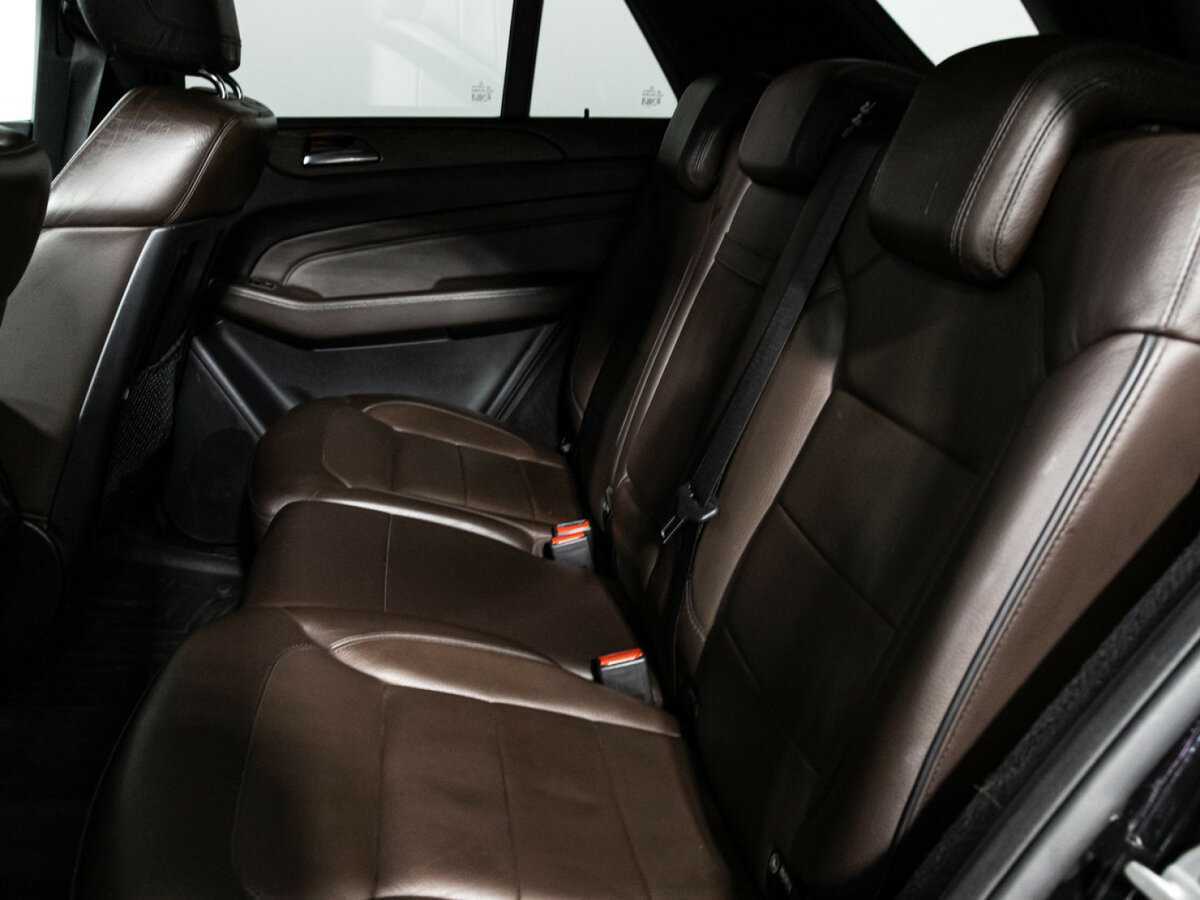 Mercedes-Benz M-Класс с пробегом — 2012 год. Фото: #9