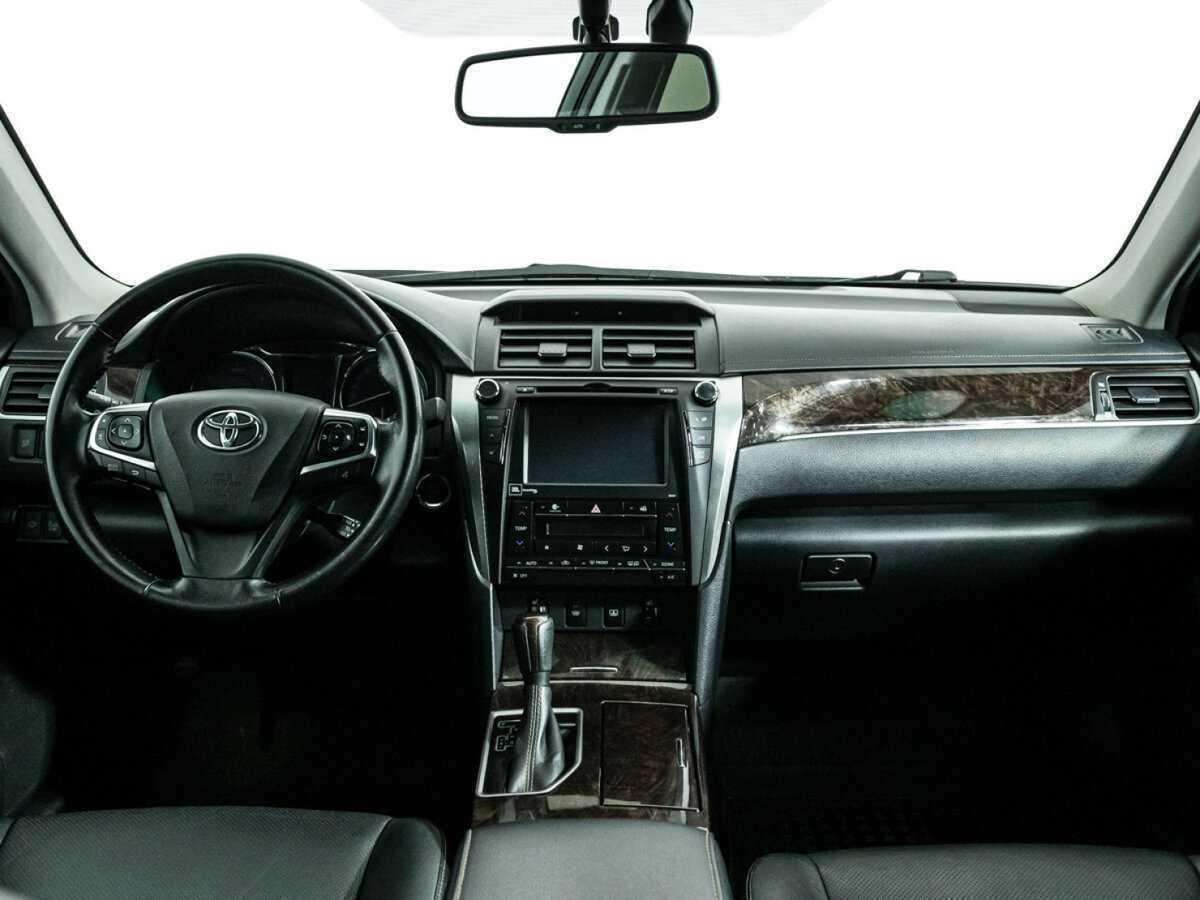 Toyota Camry с пробегом — 2016 год. Фото: #12