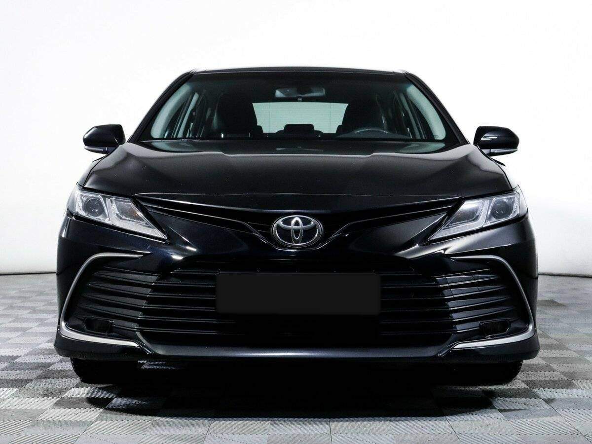 Toyota Camry с пробегом — 2021 год. Фото: #1
