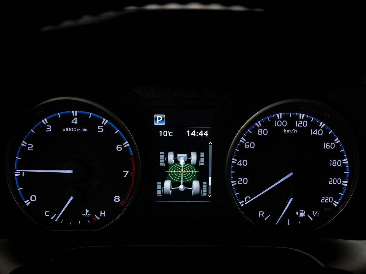 Toyota RAV4 с пробегом — 2017 год. Фото: #16