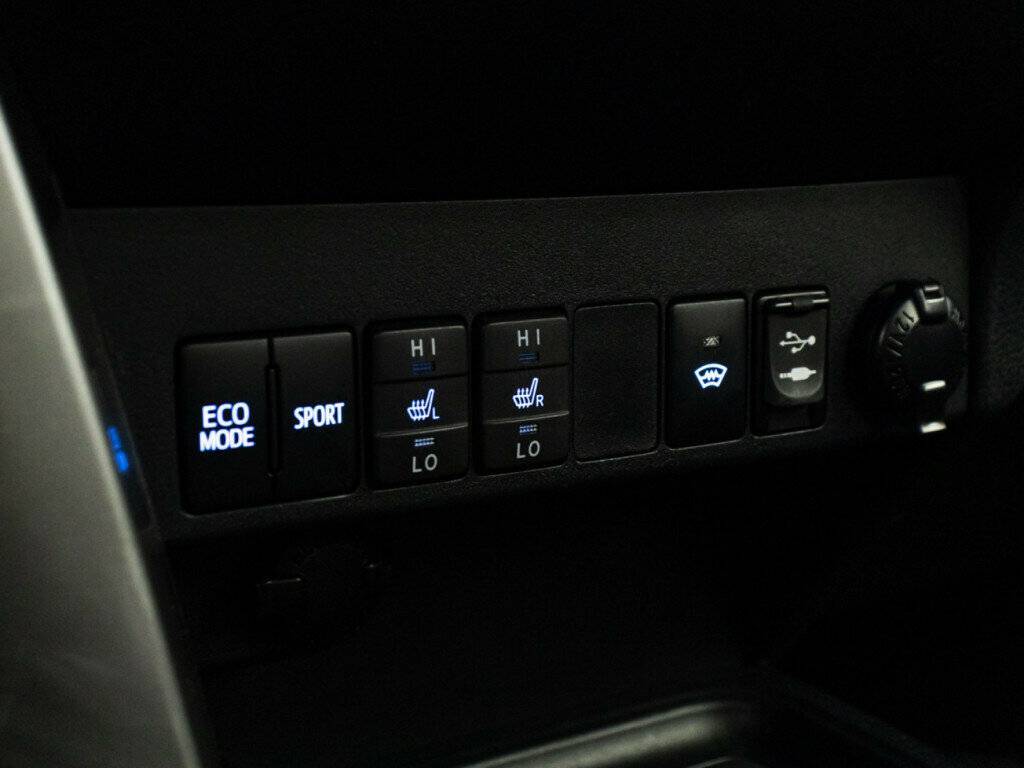 Toyota RAV4 с пробегом — 2016 год. Фото: #15