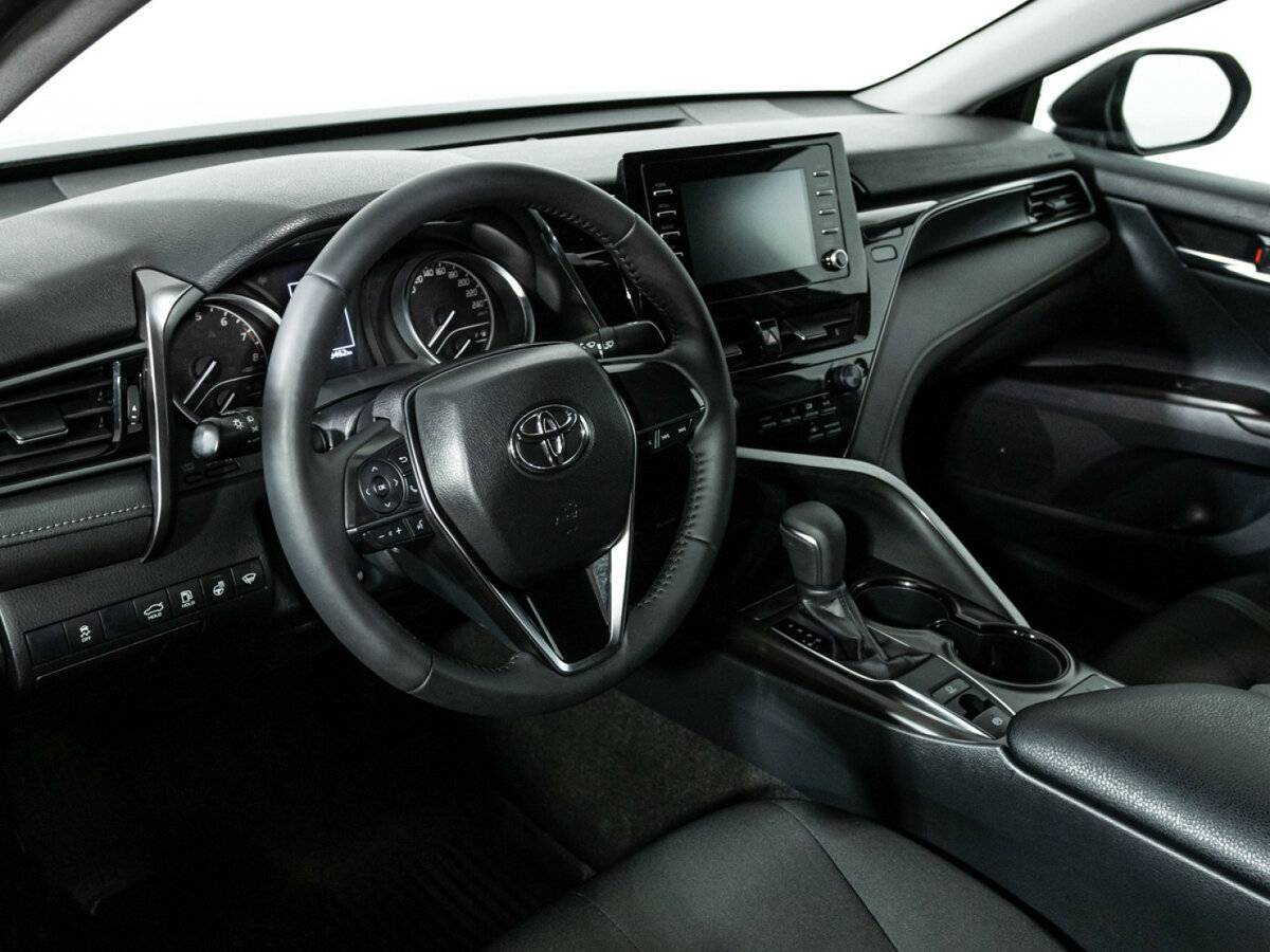 Toyota Camry с пробегом — 2021 год. Фото: #10