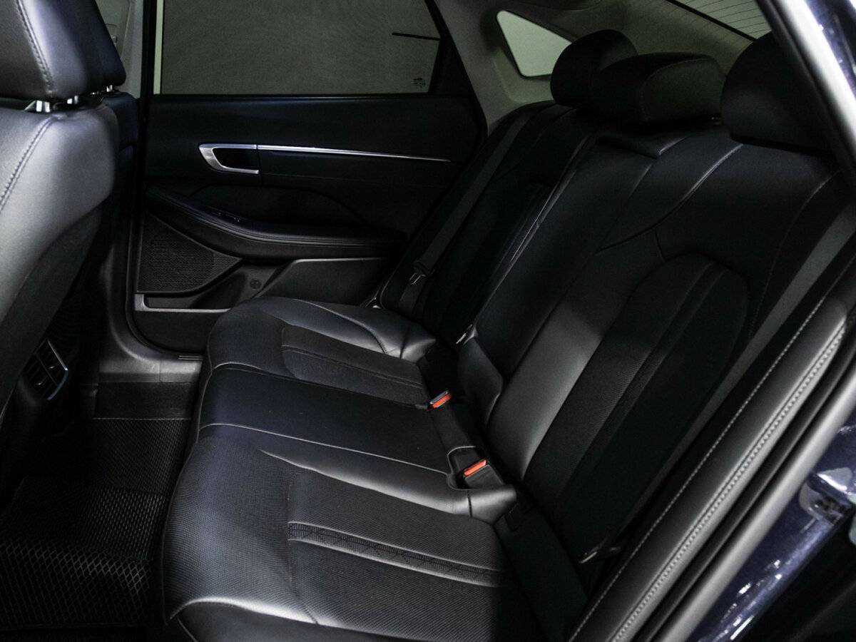 Hyundai Sonata с пробегом — 2020 год. Фото: #9