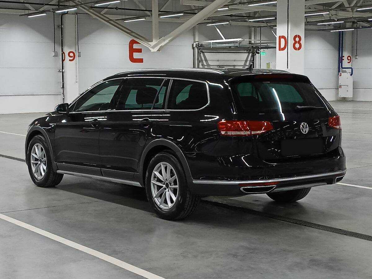Volkswagen Passat с пробегом — 2018 год. Фото: #6