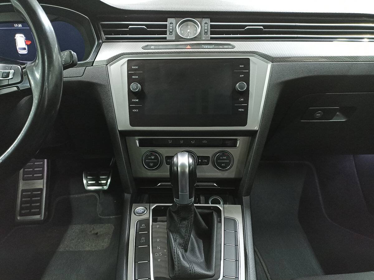 Volkswagen Passat с пробегом — 2018 год. Фото: #14