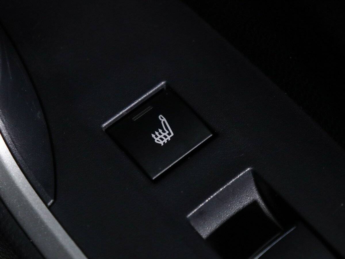 Toyota RAV4 с пробегом — 2020 год. Фото: #12