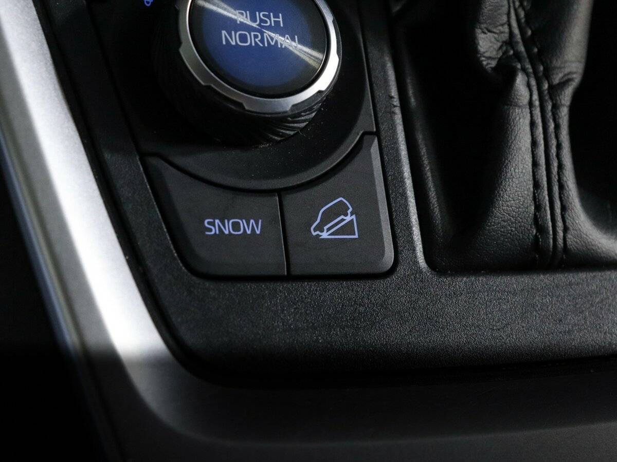 Toyota RAV4 с пробегом — 2020 год. Фото: #19