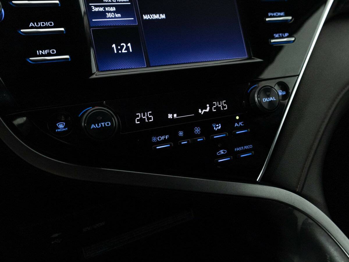 Toyota Camry с пробегом — 2020 год. Фото: #17