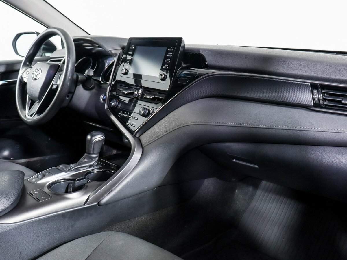Toyota Camry с пробегом — 2021 год. Фото: #8
