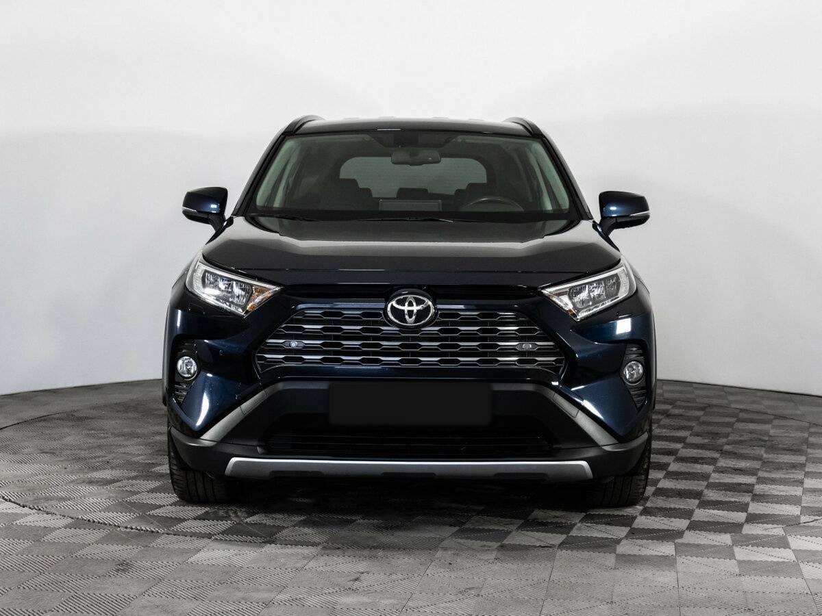 Toyota RAV4 с пробегом — 2020 год. Фото: #1