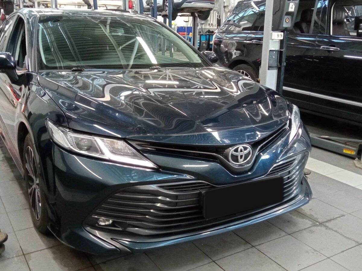Toyota Camry с пробегом — 2020 год. Фото: #1