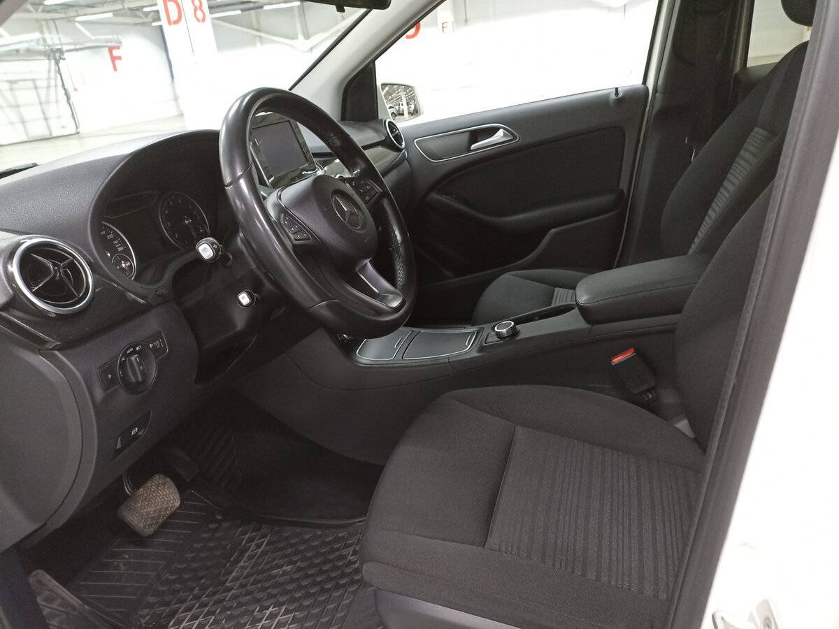 Mercedes-Benz B-Класс с пробегом — 2015 год. Фото: #15