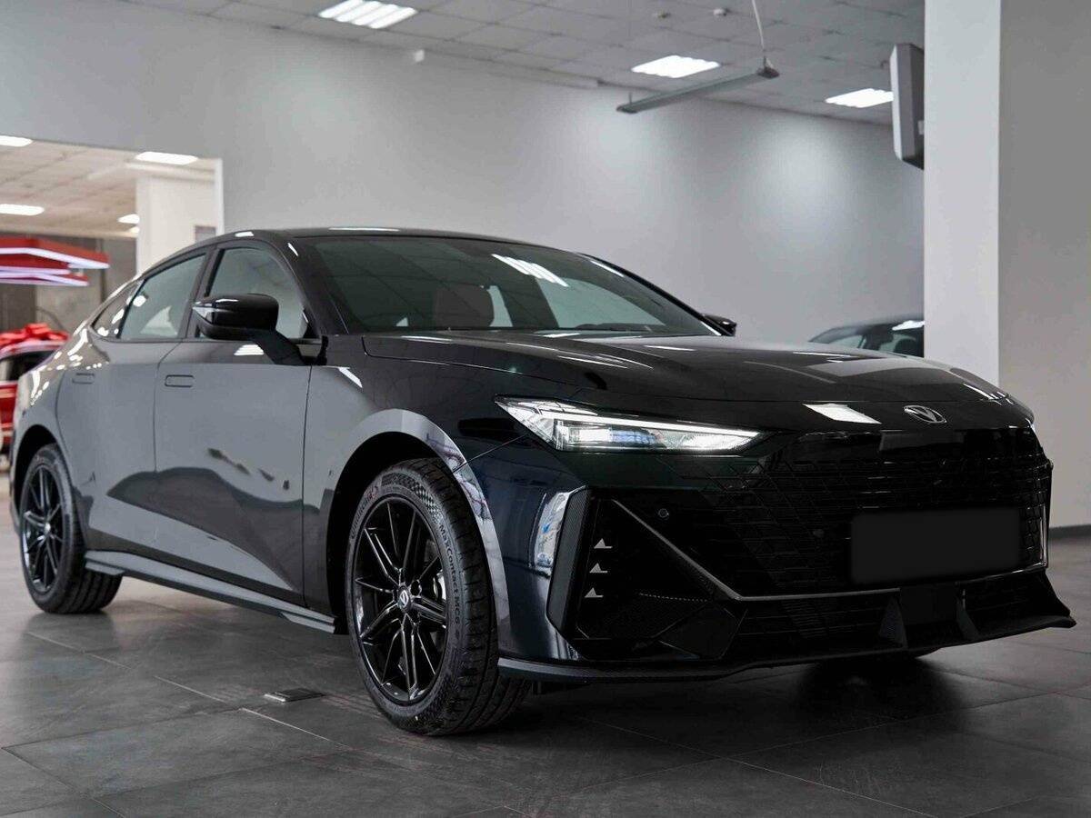 Changan UNI-V с пробегом — 2024 год. Фото: #6