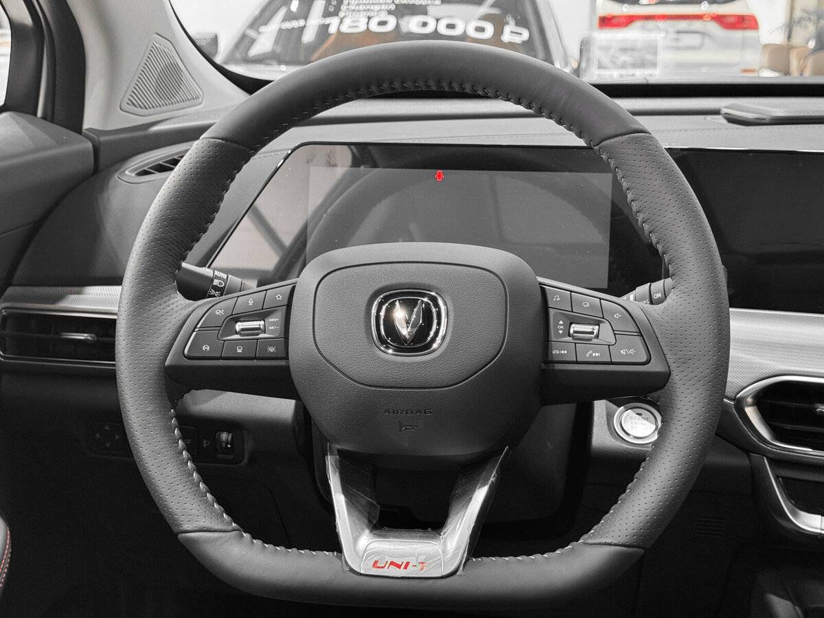 Changan UNI-T с пробегом — 2024 год. Фото: #9