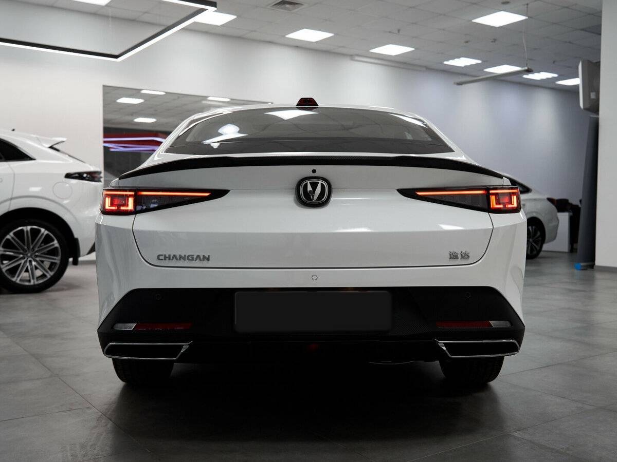 Changan Lamore с пробегом — 2024 год. Фото: #2