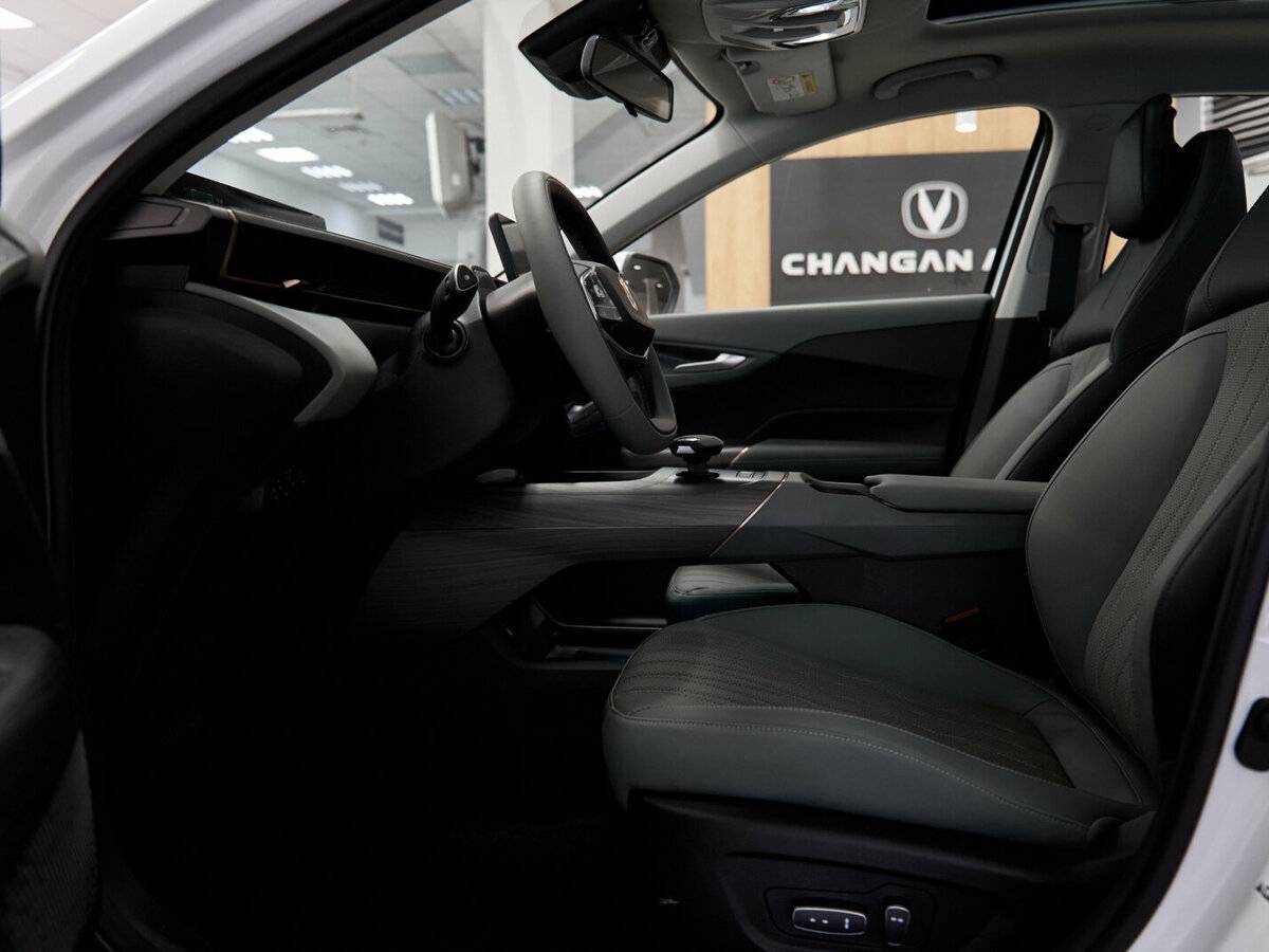 Changan Lamore с пробегом — 2024 год. Фото: #10