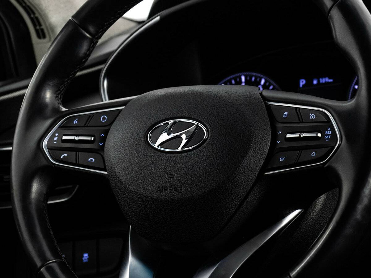 Hyundai Santa Fe с пробегом — 2018 год. Фото: #9