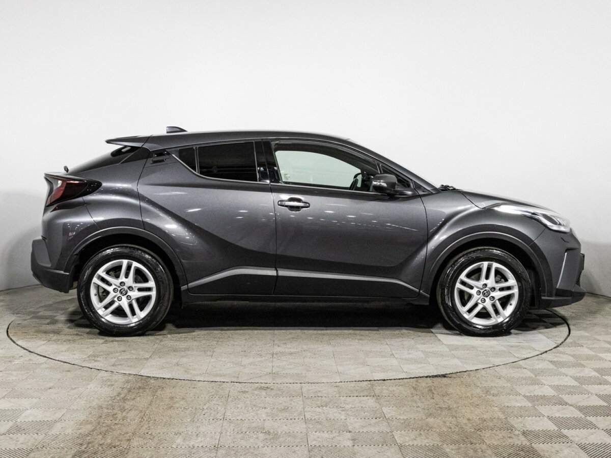 Toyota C-HR с пробегом — 2020 год. Фото: #3