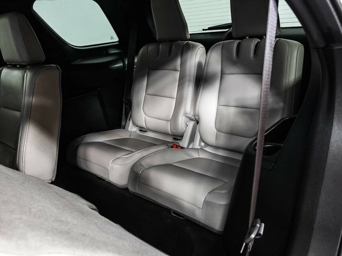 Ford Explorer с пробегом — 2012 год. Фото: #13