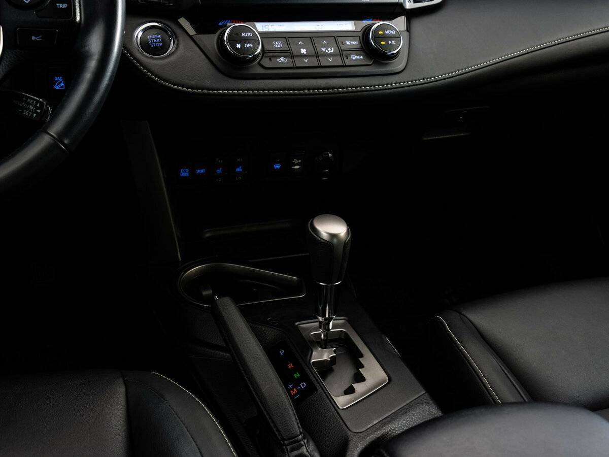 Toyota RAV4 с пробегом — 2019 год. Фото: #11