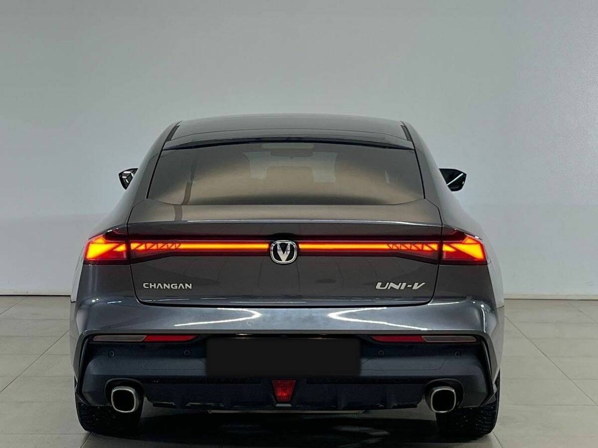 Changan UNI-V с пробегом — 2023 год. Фото: #5