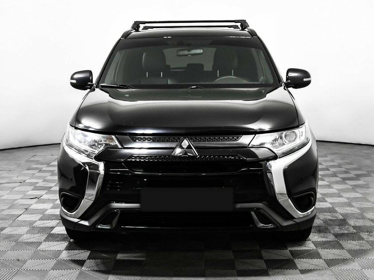 Mitsubishi Outlander с пробегом — 2020 год. Фото: #1