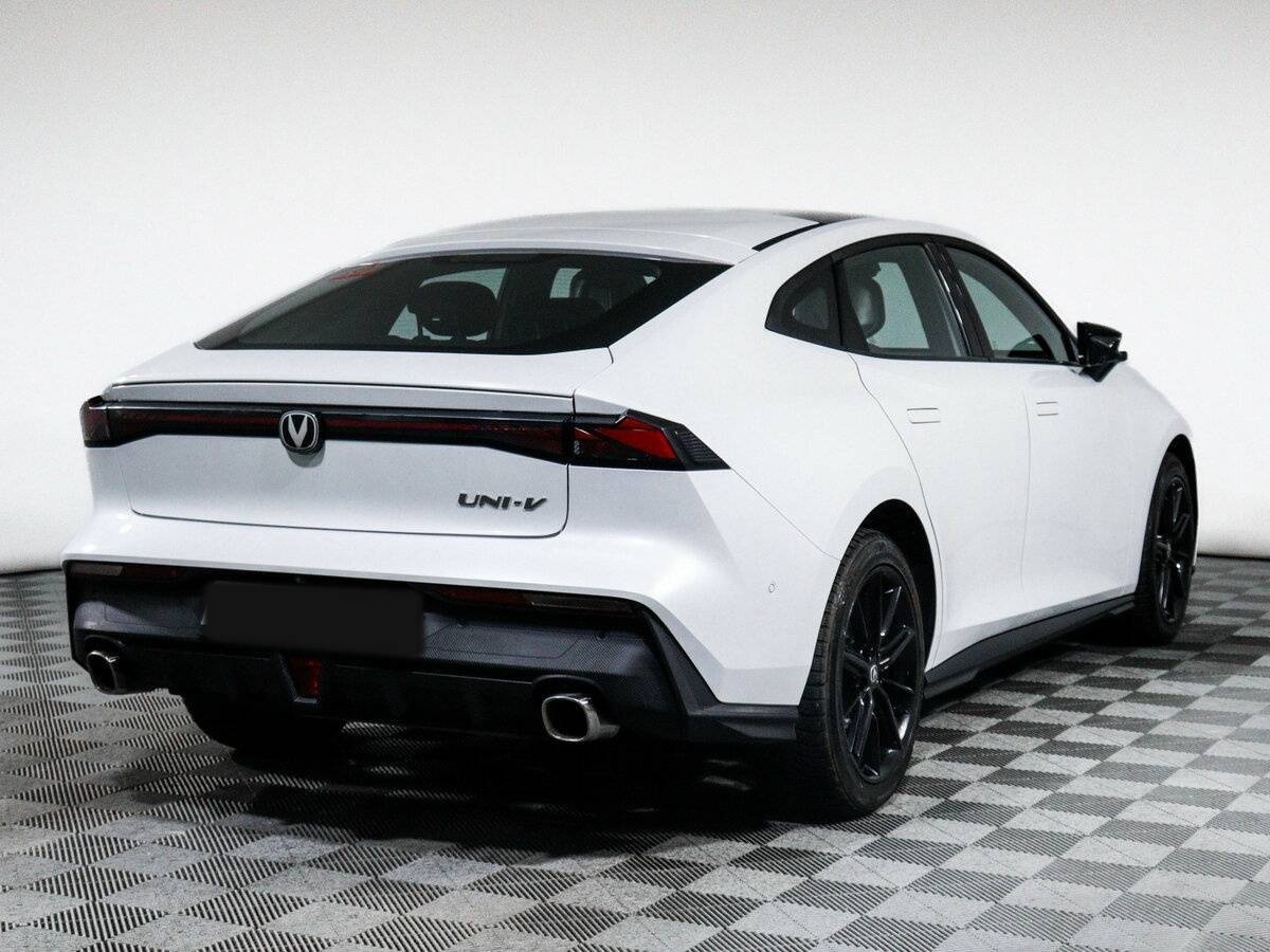 Changan UNI-V с пробегом — 2023 год. Фото: #4