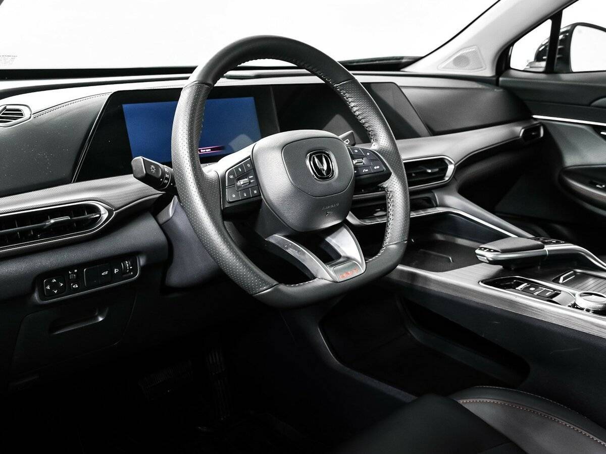 Changan UNI-T с пробегом — 2023 год. Фото: #12