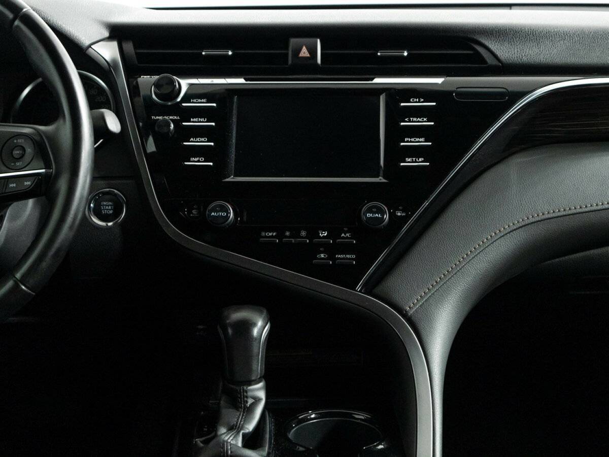 Toyota Camry с пробегом — 2020 год. Фото: #13
