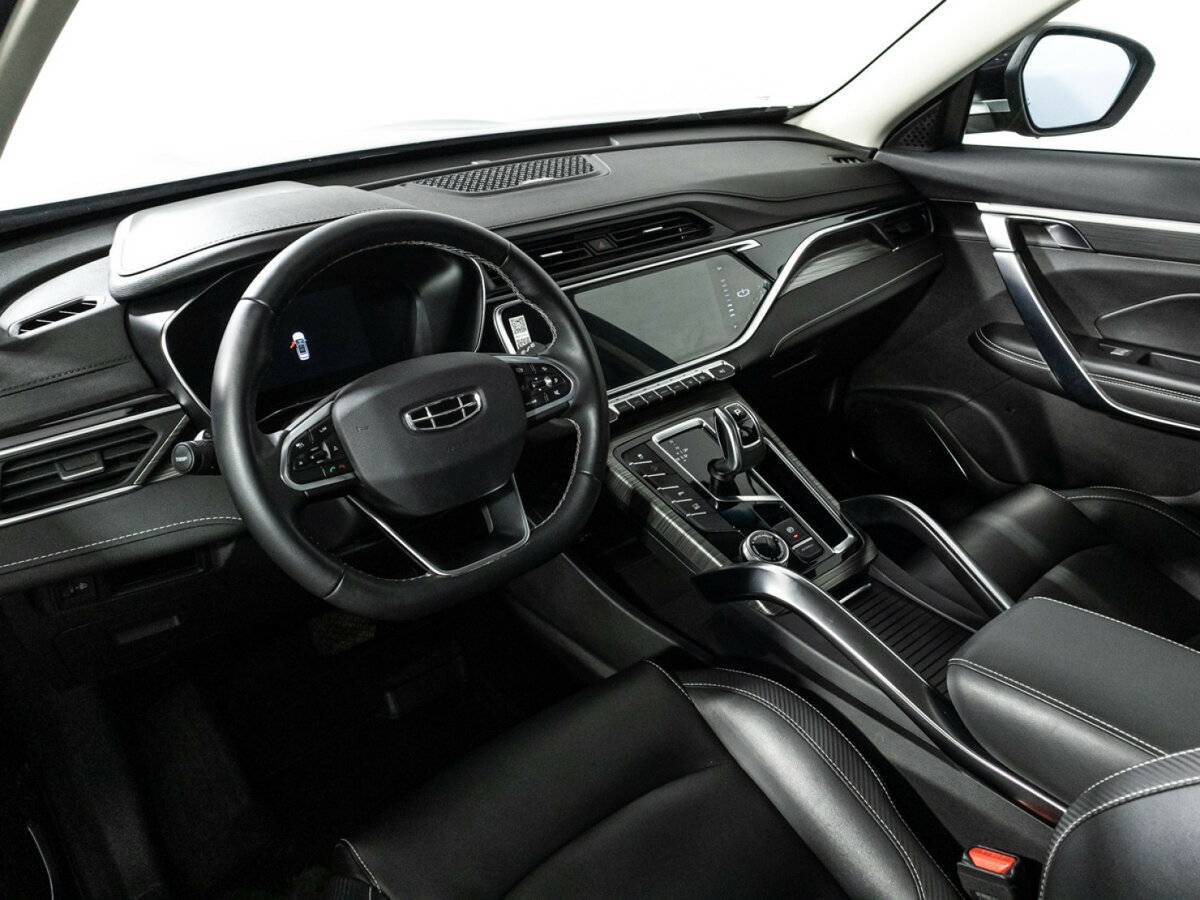 Geely Atlas Pro с пробегом — 2024 год. Фото: #10