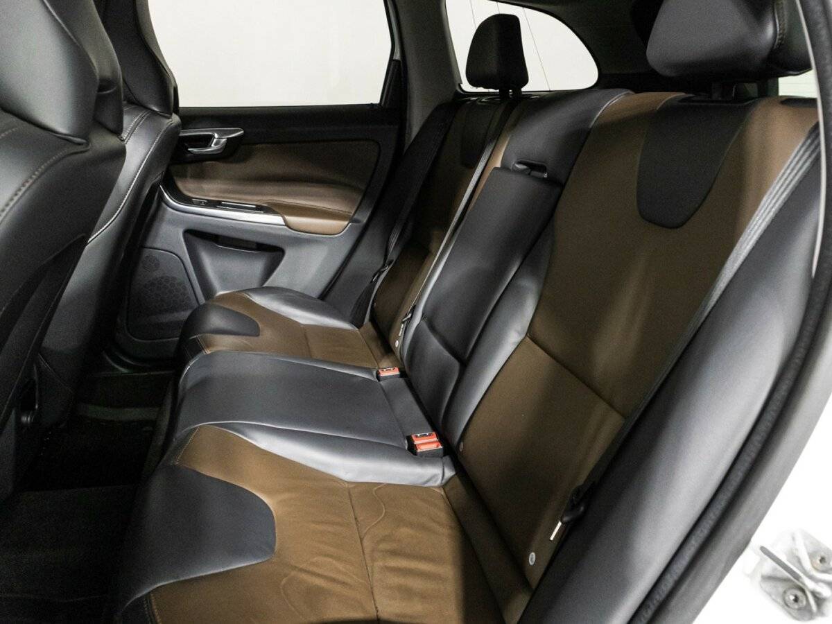 Volvo XC60 с пробегом — 2014 год. Фото: #10