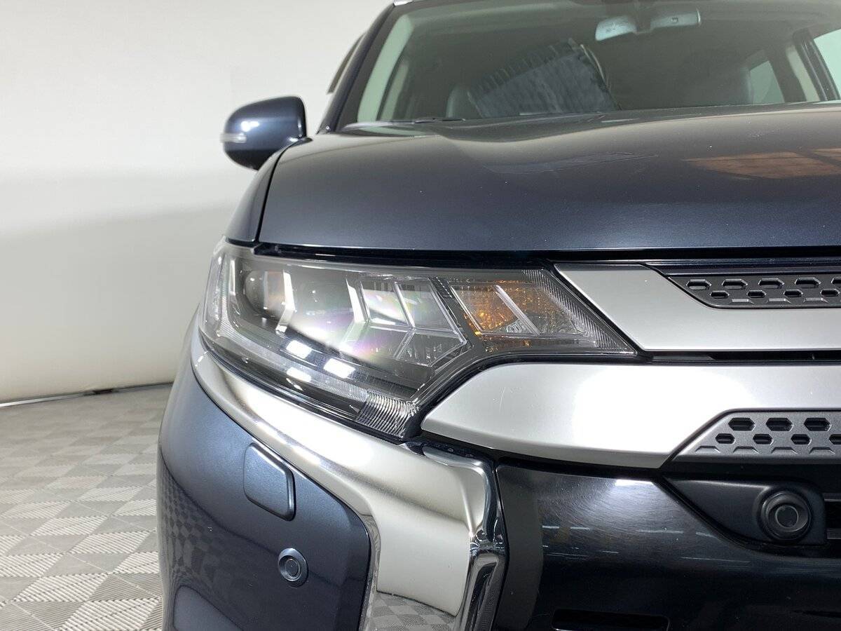 Mitsubishi Outlander с пробегом — 2020 год. Фото: #9