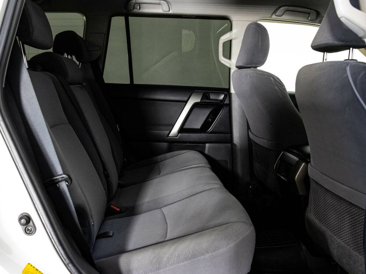 Toyota Land Cruiser Prado с пробегом — 2013 год. Фото: #15