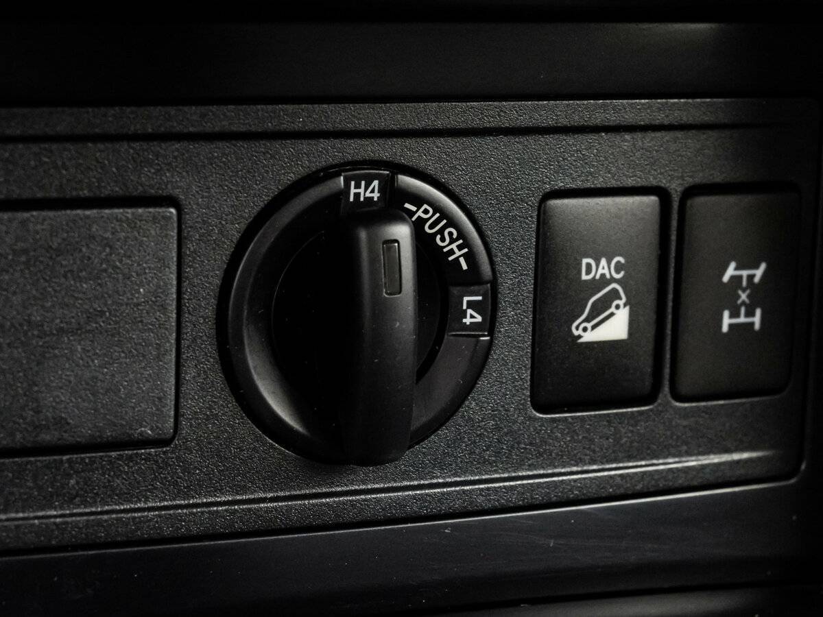 Toyota Land Cruiser Prado с пробегом — 2013 год. Фото: #16