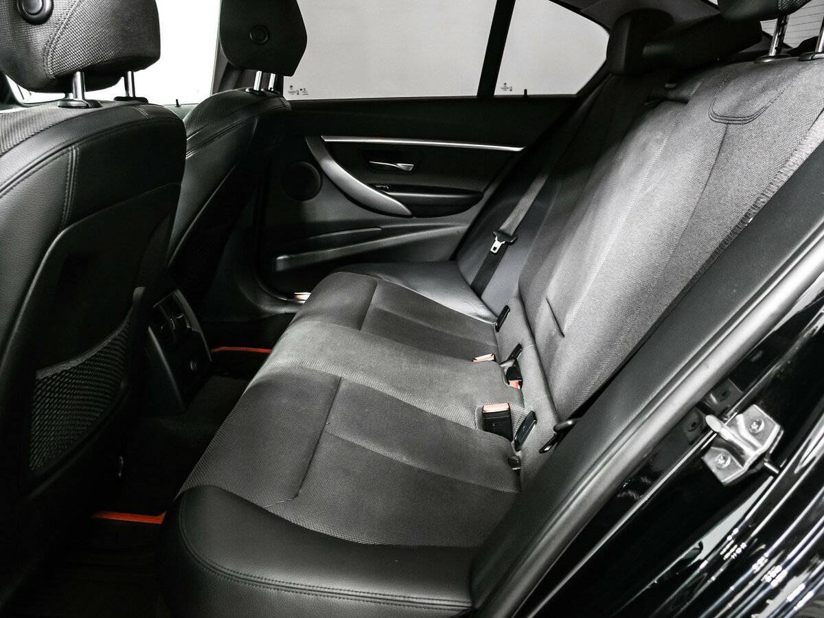 BMW 3 серии с пробегом — 2017 год. Фото: #11