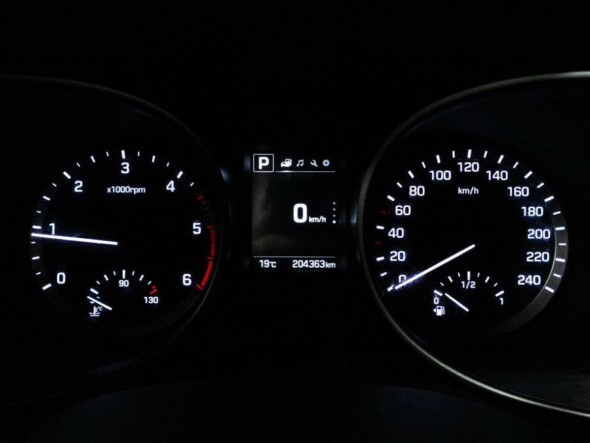 Hyundai Santa Fe с пробегом — 2017 год. Фото: #11