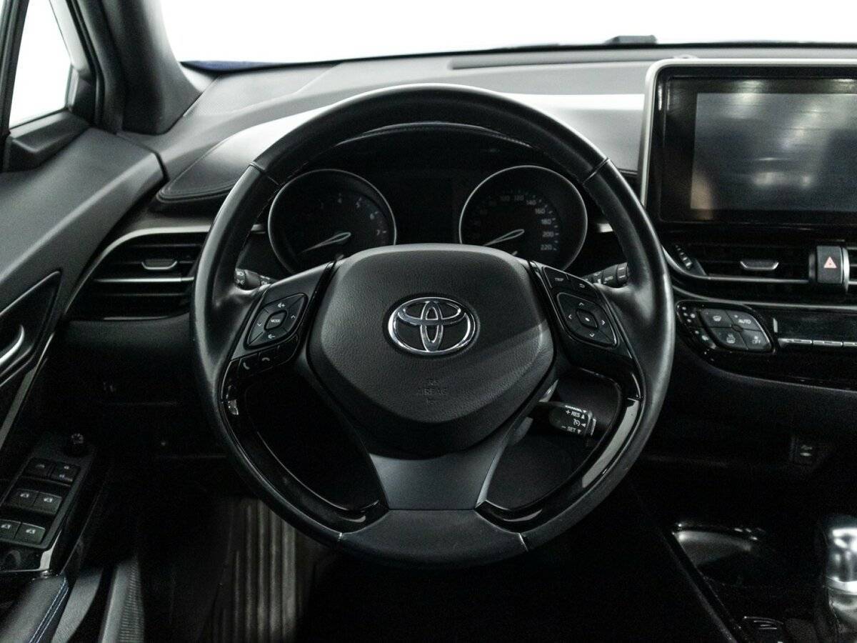 Toyota C-HR с пробегом — 2019 год. Фото: #18
