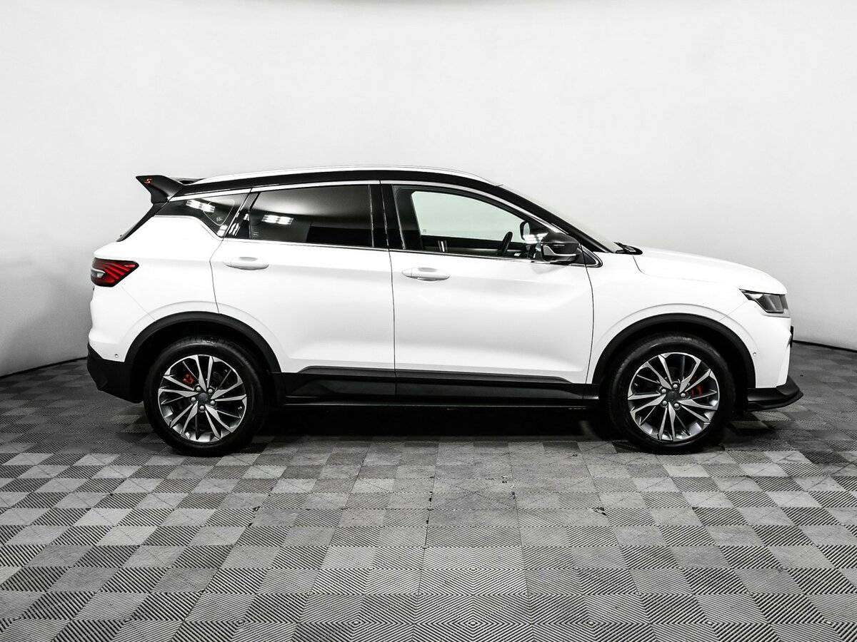 Geely Coolray с пробегом — 2023 год. Фото: #3