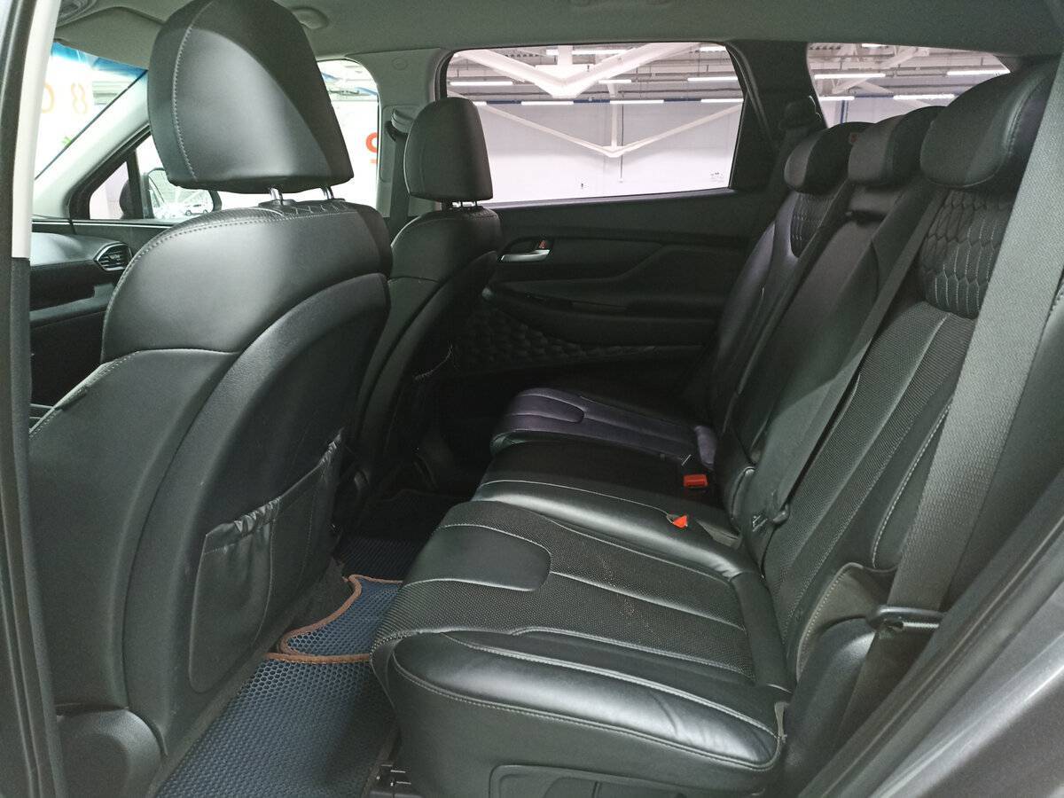 Hyundai Santa Fe с пробегом — 2019 год. Фото: #11