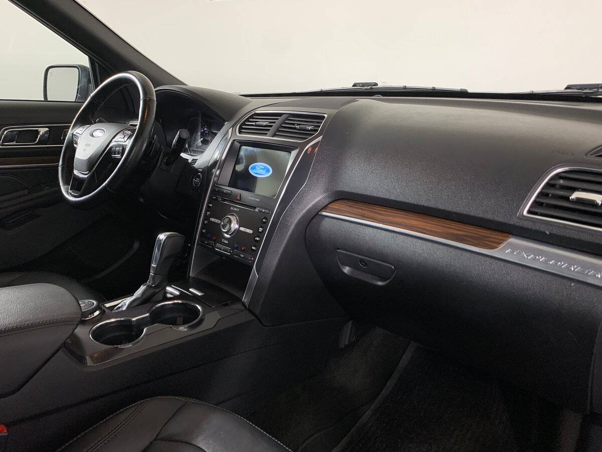 Ford Explorer с пробегом — 2017 год. Фото: #12